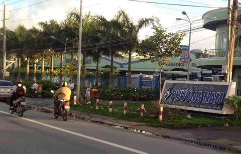 Làm[-]ăn[-]bết[-]bát,[-]‘chúa[-]Chổm’[-]cứu[-]‘chúa[-]Chổm’